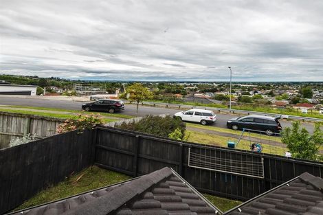 Photo of property in 48 Kirikiri Drive, Papakura, 2110