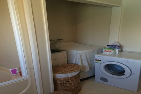 Photo of property in 72 Ridge Road, Howick, Auckland, 2014