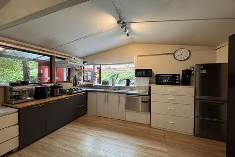 Photo of property in 41 Lone Kauri Road, Karekare, New Lynn, 0772