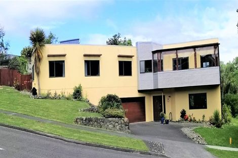 Photo of property in 8 Ruapehu Drive, Fitzherbert, Palmerston North, 4410