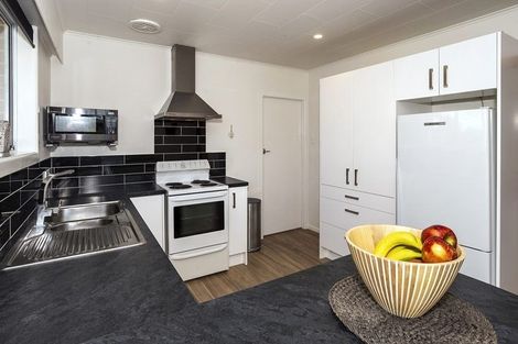 Photo of property in 9 Waimea Street, Westown, New Plymouth, 4310