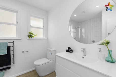 Photo of property in 347 Stokes Valley Road, Stokes Valley, Lower Hutt, 5019