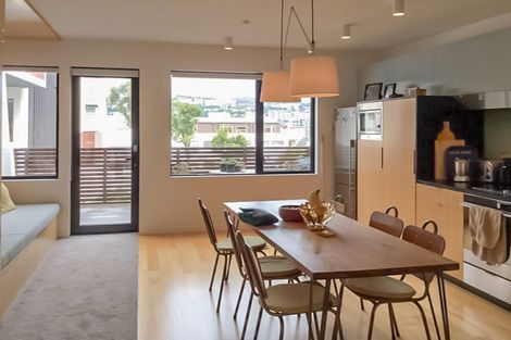 Photo of property in 76 Brougham Street, Mount Victoria, Wellington, 6011