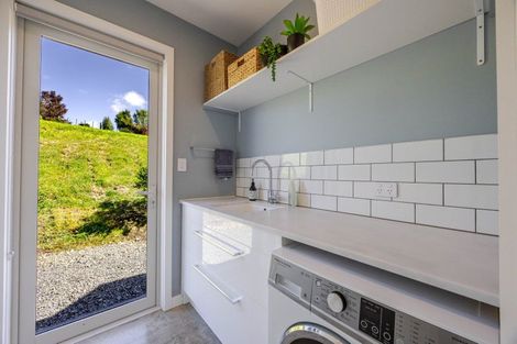 Photo of property in 45 Highlands Drive, Waipawa, 4277