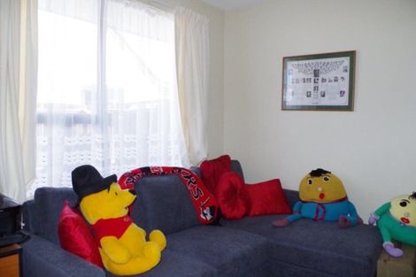 Photo of property in 2/14 Resolution Place, Bryndwr, Christchurch, 8053