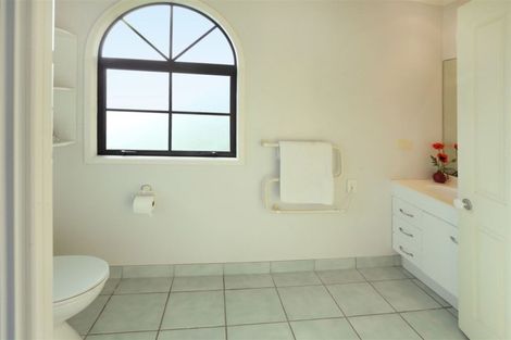 Photo of property in 1 Semillon Avenue, Henderson, Auckland, 0612