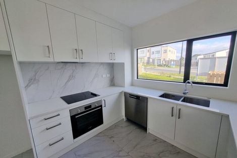 Photo of property in 45a Crestview Rise, Papakura, 2110