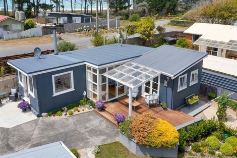 Photo of property in 32 Chamberlain Avenue, Amberley, 7481