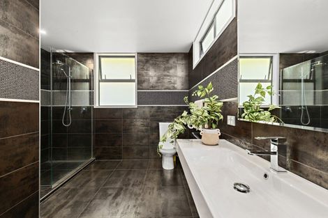 Photo of property in 82 Kowhai Road, Campbells Bay, Auckland, 0630