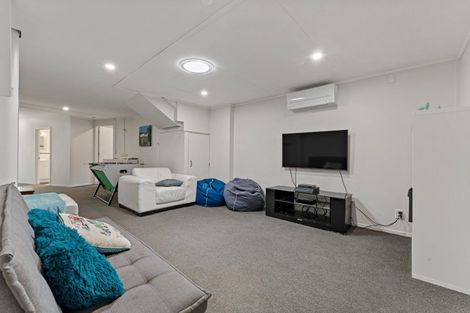 Photo of property in 2/71 Deep Creek Road, Waiake, Auckland, 0630