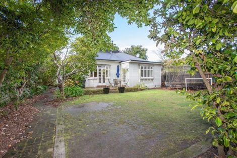 Photo of property in 12 Stratford Street, Merivale, Christchurch, 8014