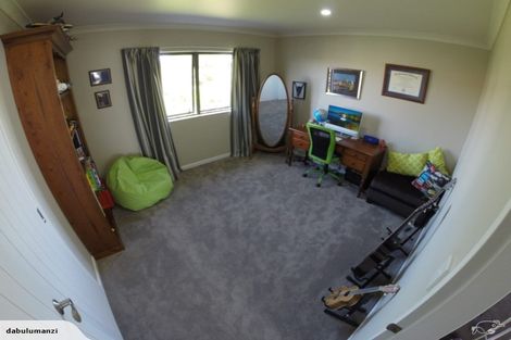 Photo of property in 153 Ruapehu Drive, Fitzherbert, Palmerston North, 4410