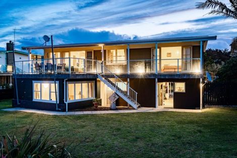 Photo of property in 30 Albany Road, One Tree Point, 0118