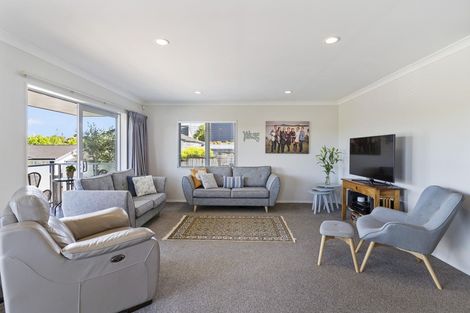 Photo of property in 124a Prince Regent Drive, Half Moon Bay, Auckland, 2012