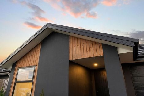 Photo of property in 17 Bill Hammond Drive, Belfast, 8051