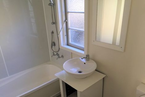 Photo of property in 25 Lincoln Street, Picton, 7220