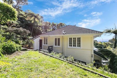Photo of property in 51 Northland Road, Northland, Wellington, 6012