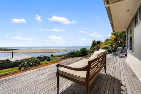 Photo of property in 14 Oraka Road, Mahia, Nuhaka, 4198
