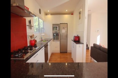 Photo of property in 4 Halder Place, Torbay, Auckland, 0632