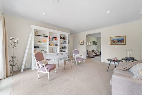 Photo of property in 35 Hobbs Road, Matakatia, Whangaparaoa, 0930
