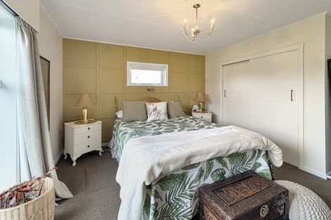 Photo of property in 2 Saint Leonard Street, Saint Johns Hill, Whanganui, 4501