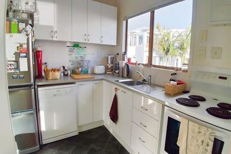 Photo of property in 2/3 Rahopara Street, Castor Bay, Auckland, 0620