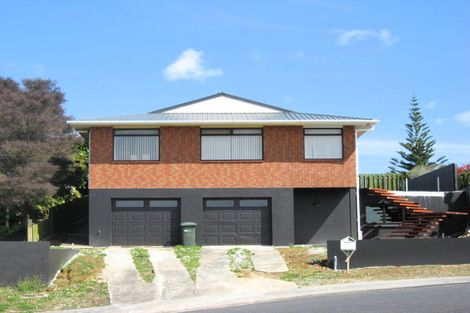 Photo of property in 9 Caledonia Place, Highlands Park, New Plymouth, 4312