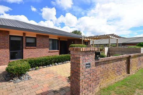 Photo of property in 22 Reynolds Drive, Glenview, Hamilton, 3206