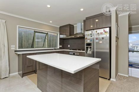 Photo of property in 3 Hercules Drive, Henderson, Auckland, 0612