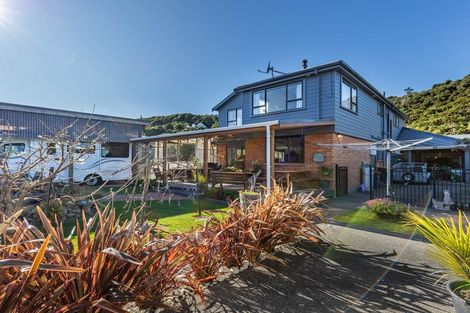 Photo of property in 14 Loris Place, Karoro, Greymouth, 7805