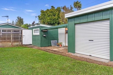 Photo of property in 5 Mcleod Road, South Head, Helensville, 0874