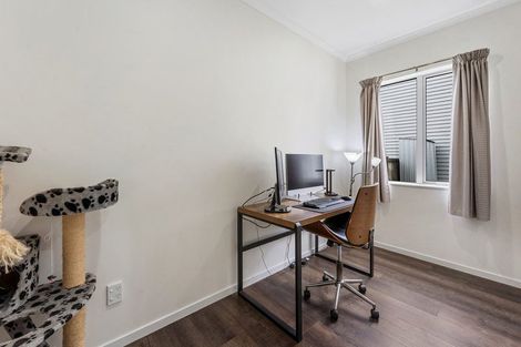 Photo of property in 20 Warbler Crescent, Papakura, 2110