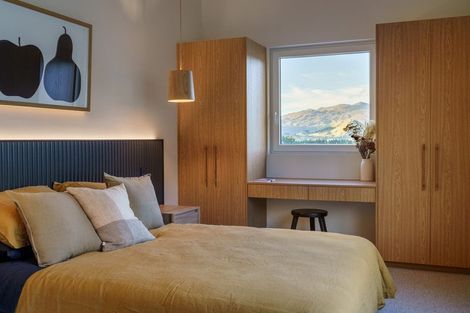 Photo of property in 35 Jack Hanley Drive, Jacks Point, Queenstown, 9371