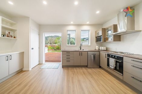 Photo of property in 11 Wheatley Street, Naenae, Lower Hutt, 5011