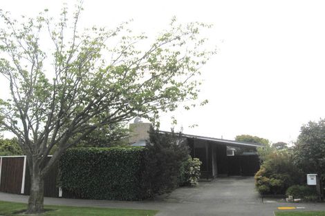 Photo of property in 28 Liverton Crescent, Bishopdale, Christchurch, 8053