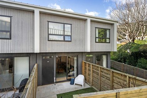 Photo of property in 8c Ferry Road, Days Bay, Lower Hutt, 5013