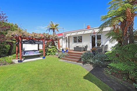 Photo of property in 32 Campbell Street, Havelock North, 4130