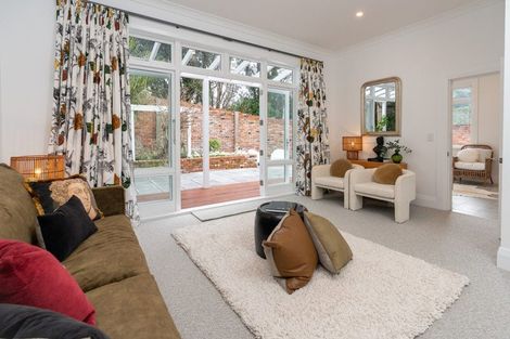 Photo of property in 15 Wesley Road, Kelburn, Wellington, 6012