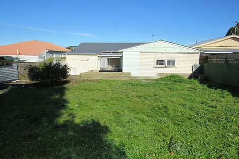 Photo of property in 12 Burns Street, Hawera, 4610