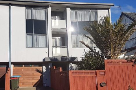 Photo of property in 1a Otahuri Crescent, Greenlane, Auckland, 1051