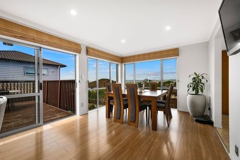 Photo of property in 1 Jammen Drive, Massey, Auckland, 0614