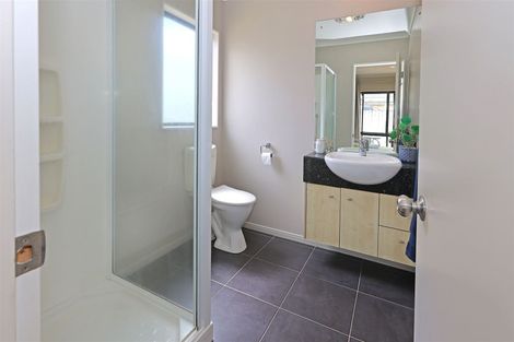 Photo of property in 12 Peachstone Lane, Henderson, Auckland, 0612