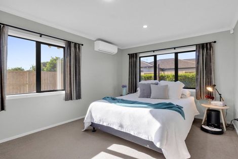 Photo of property in 7 Whitney Place, Rototuna North, Hamilton, 3210