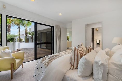 Photo of property in 15 Perendale Close, Somerville, Auckland, 2014