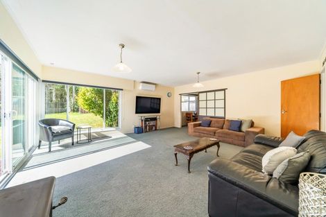 Photo of property in 45 Fendalton Crescent, Pinehaven, Upper Hutt, 5019