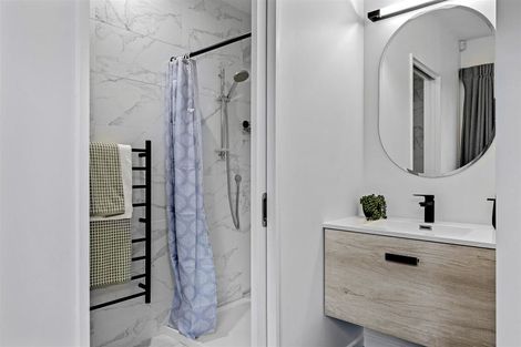 Photo of property in 187 Centaurus Road, Saint Martins, Christchurch, 8022