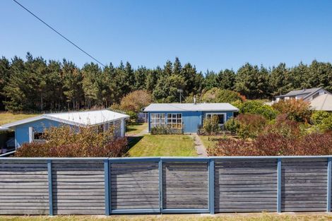 Photo of property in 15 Ferry Street, Foxton Beach, Foxton, 4815