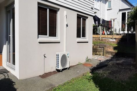 Photo of property in 70a Seaview Road, Castor Bay, Auckland, 0620