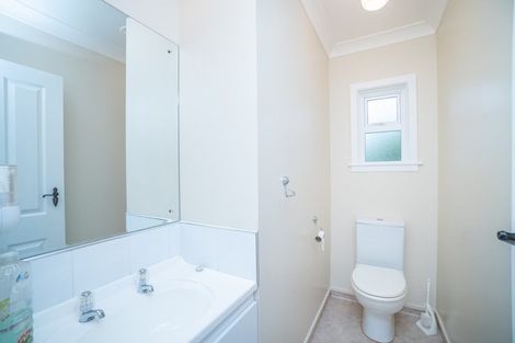Photo of property in 12 Newcastle Street, Hokowhitu, Palmerston North, 4410