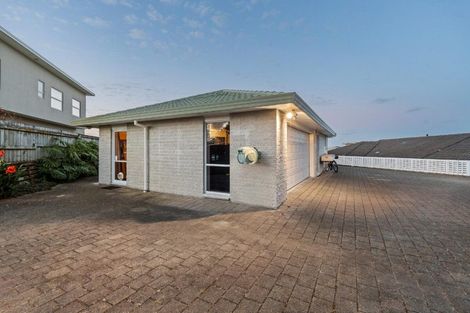 Photo of property in 8 Chatswood Grove, Fitzroy, New Plymouth, 4312